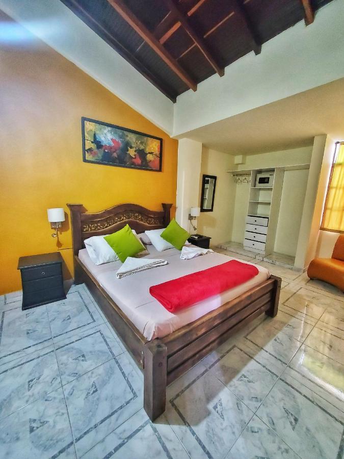 Sam'S Vip Hostel 산힐 외부 사진